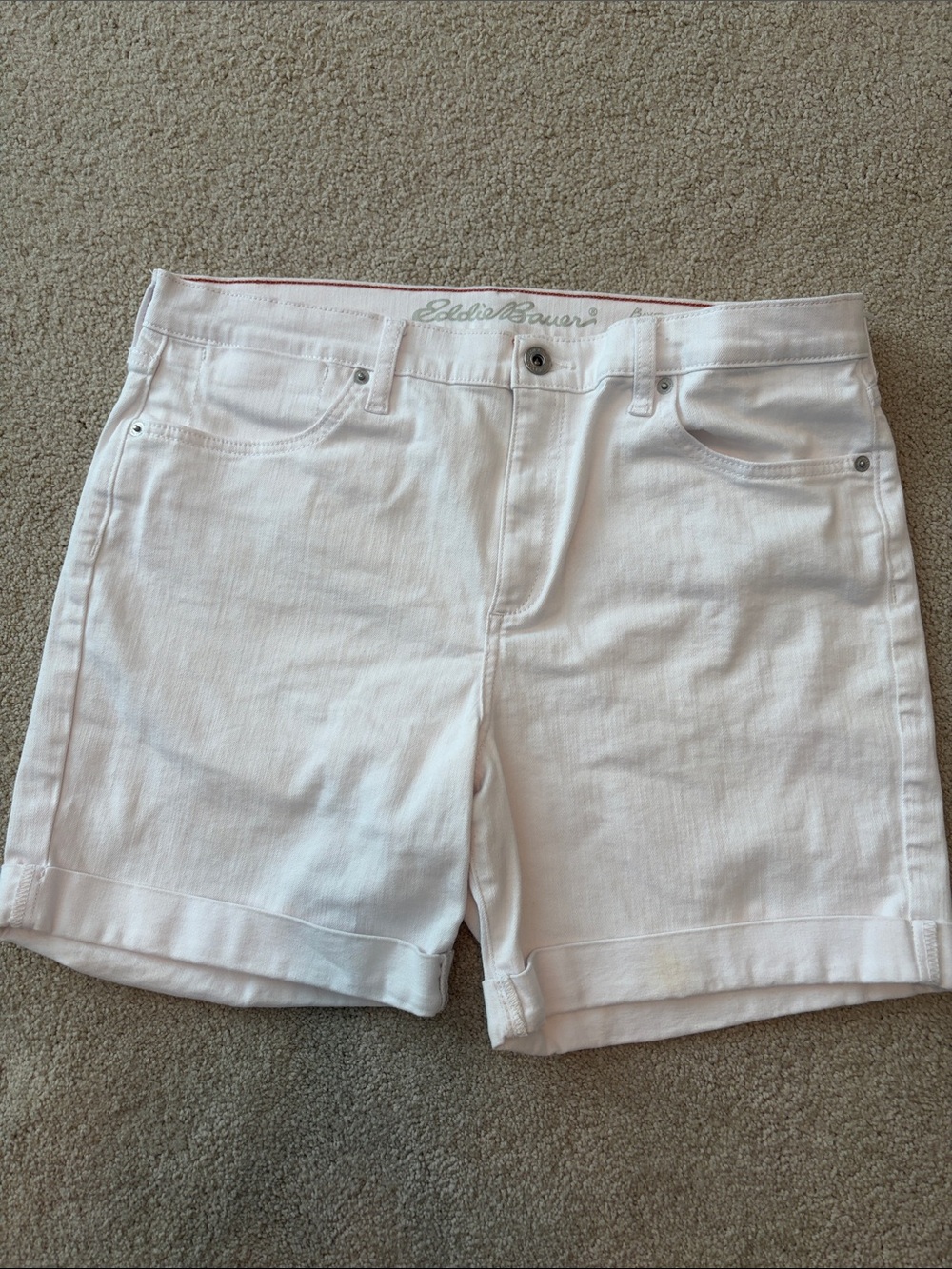Eddie Bauer boyfriend mid rise women’s short with cuff size 10